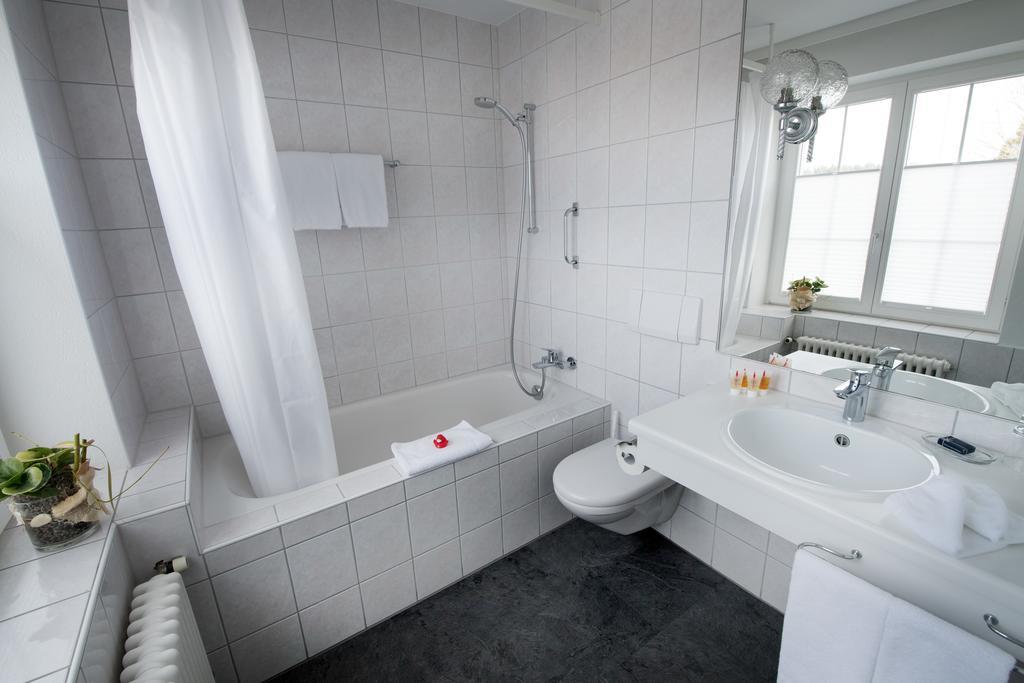 Gasthaus Zum Bahnhof Berg Kültér fotó
